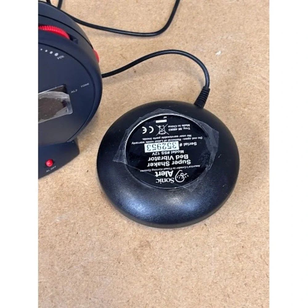 Sonic Alert Sonic Bomb‎ SBB500SS-v3 Dual Alarm Clock with Bed Shaker Black Red